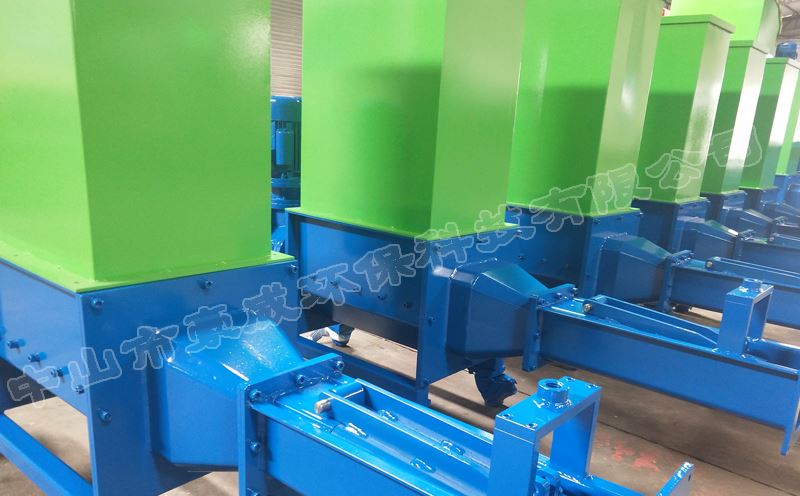 5月初廣州客戶(hù)訂購(gòu)泡沫冷壓機(jī)生產(chǎn)情況