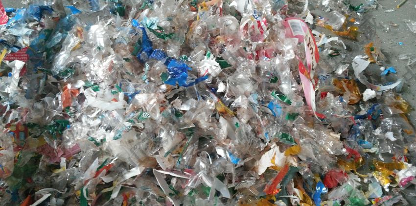 破解固廢處理難題？小型撕碎機(jī)引領(lǐng)行業(yè)破局！